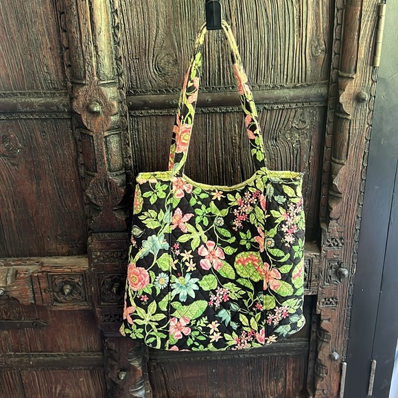 VERA BRADLY Beautiful & Practical Quilted Botanical Tote Bag 🔥🔥🔥 - Picture 3 of 15